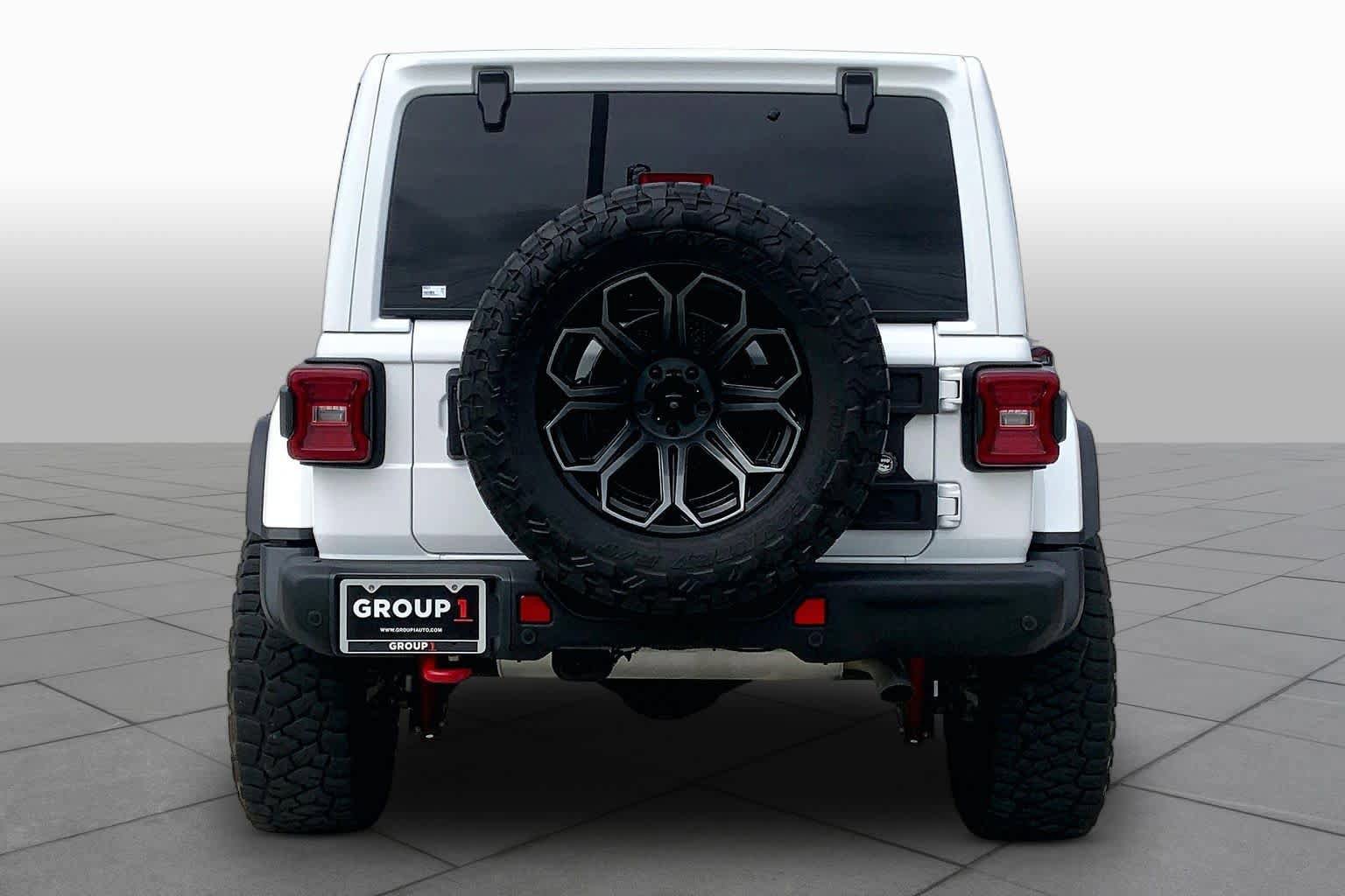 Used 2024 Jeep Wrangler Unlimited Rubicon AWD/4WD image 4