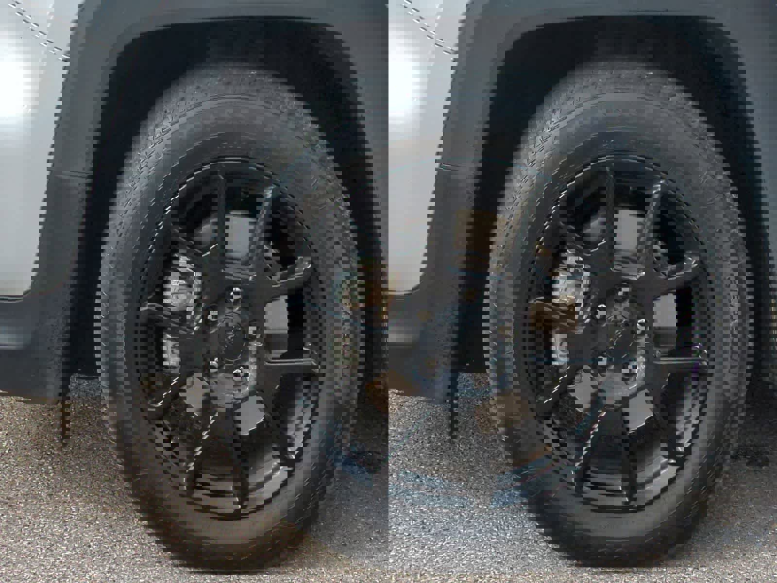 Used 2020 Jeep Renegade Altitude w/ UConnect 8.4 Nav Group image 15