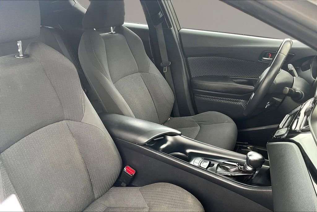 Used 2018 Toyota C-HR XLE FWD image 27