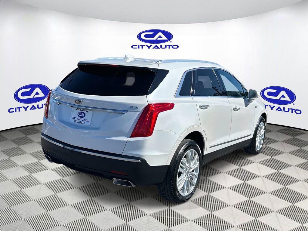 Used 2017 Cadillac XT5 Premium Luxury image 3