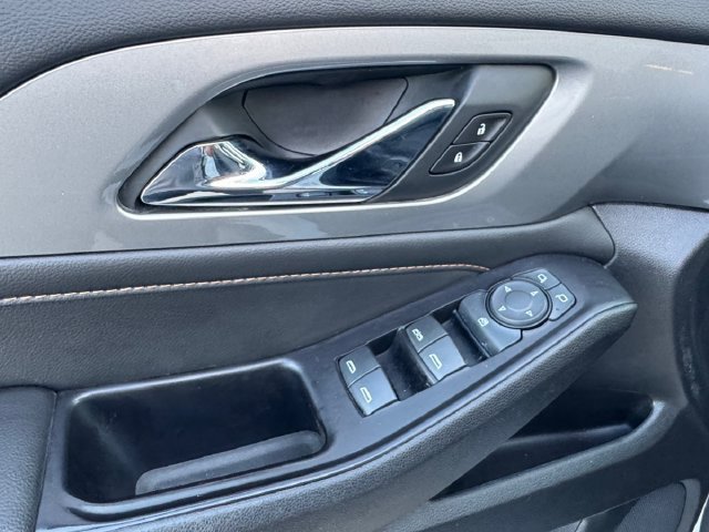 Used 2019 Chevrolet Traverse LT FWD image 5