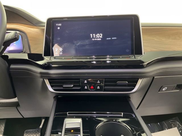 Used 2024 Volkswagen Atlas SE w/ Black Wheel Package image 25