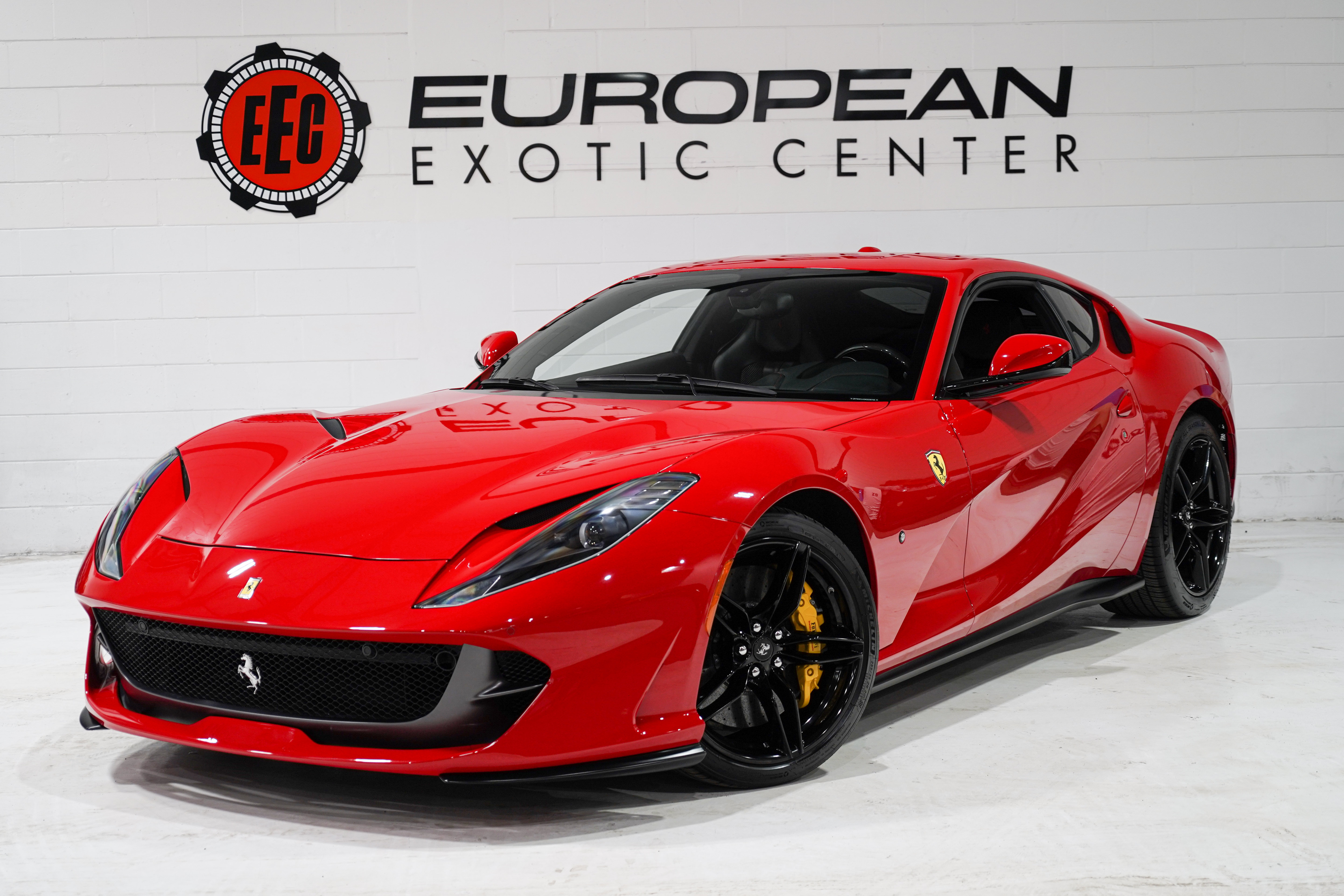 Used 2019 Ferrari 812 Superfast RWD image 4