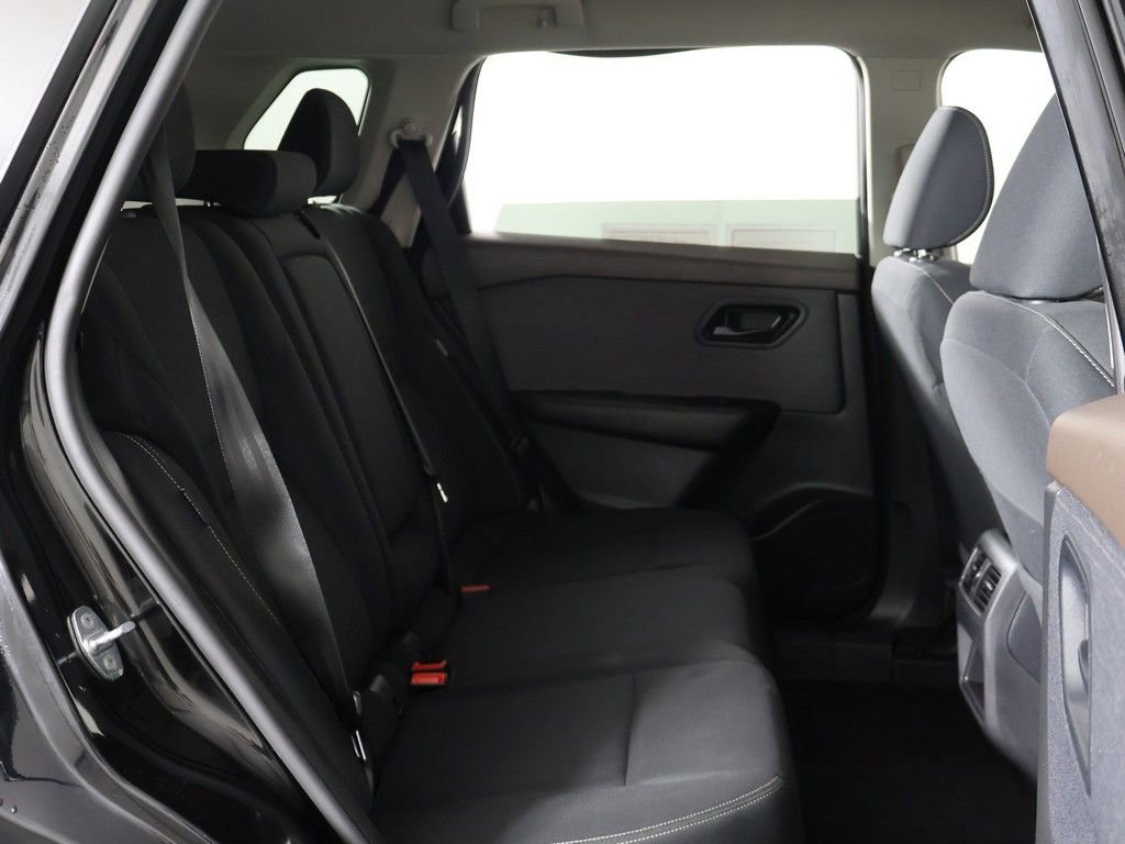 Used 2023 Nissan Rogue S AWD/4WD image 26