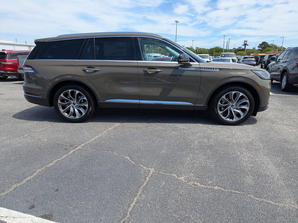 New 2026 Lincoln Aviator Reserve w/ Illumination Package RWD image 3