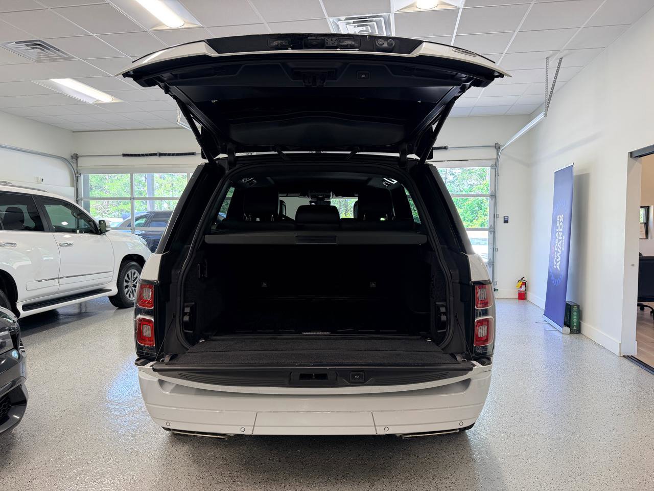 Used 2019 Land Rover Range Rover HSE AWD/4WD image 26