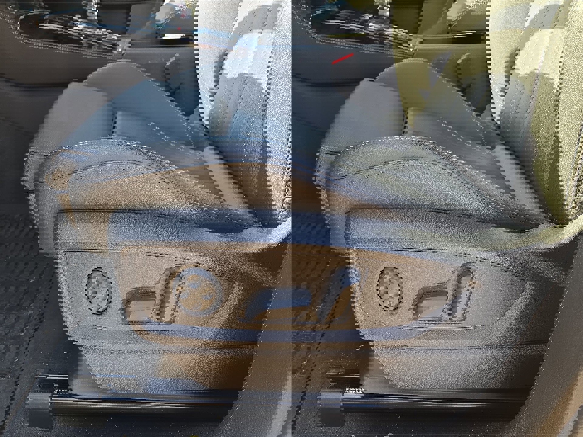 Used 2025 Audi Q5 2.0T Premium Plus w/ Premium Plus Package image 17