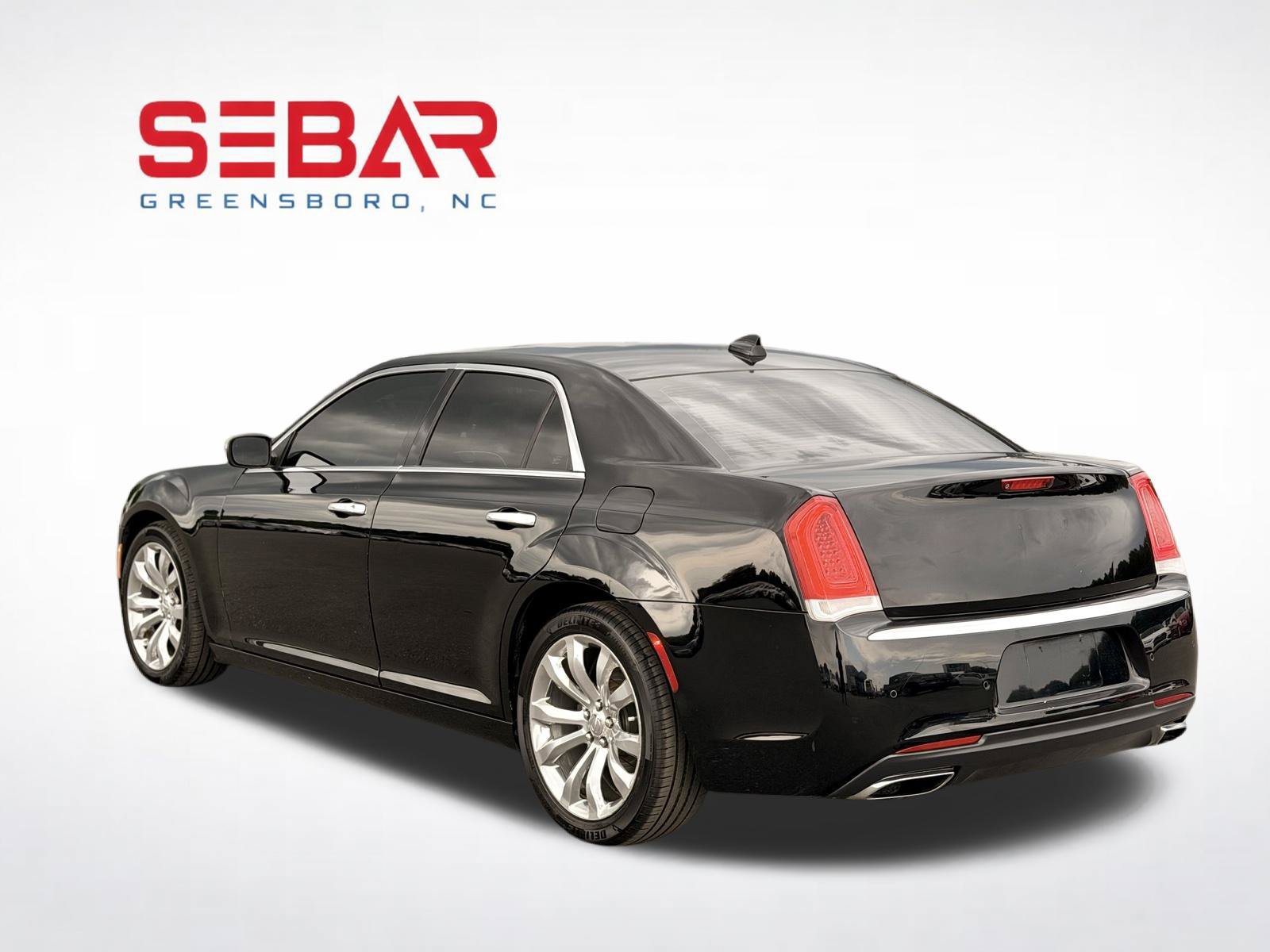 Used 2015 Chrysler 300 C Platinum w/ Harman/Kardon Audio Group RWD image 8