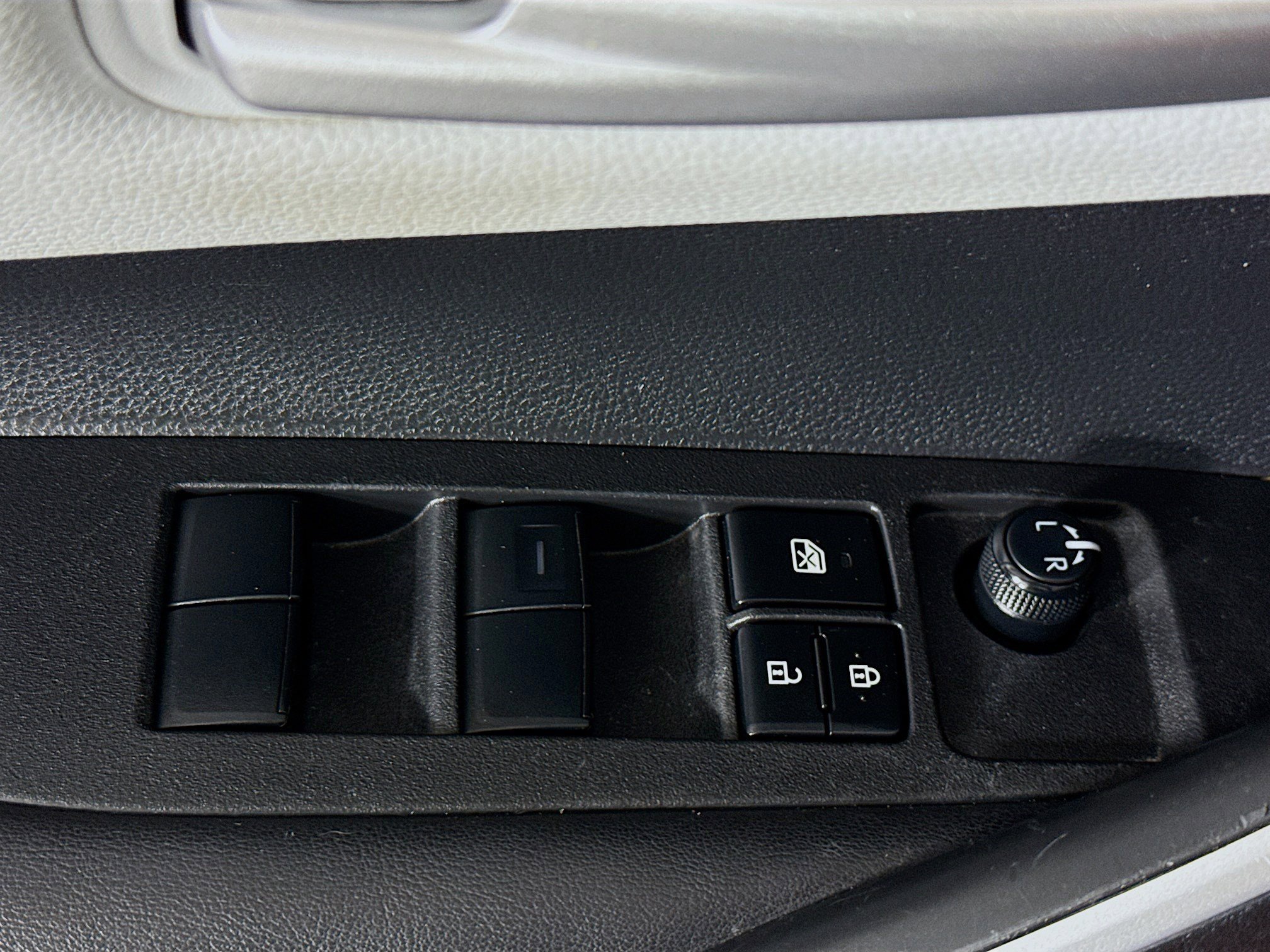 Used 2021 Toyota Corolla SE image 23