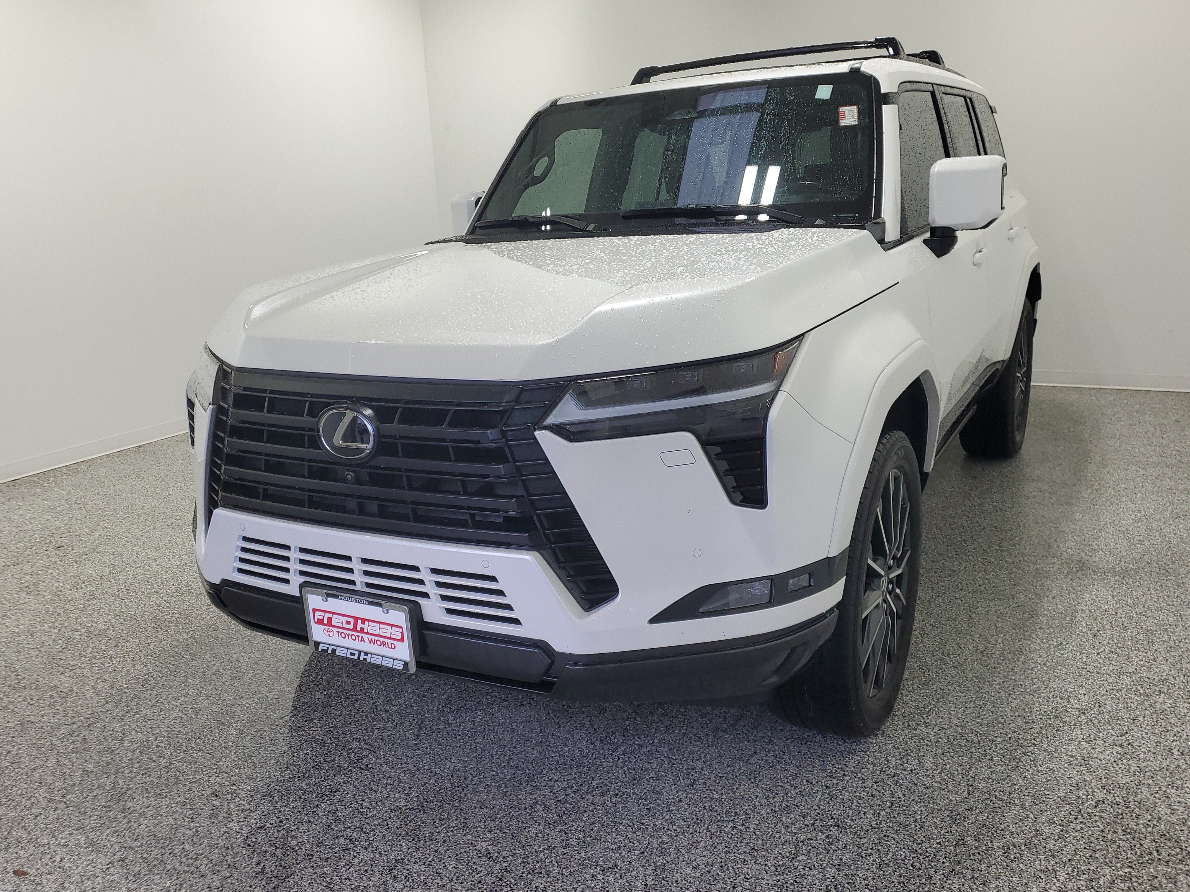 Used 2024 Lexus GX 550 w/ Accessory Package (Z1) AWD/4WD image 2
