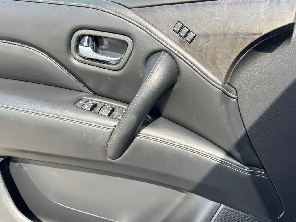 Used 2024 INFINITI QX80 Luxe image 18