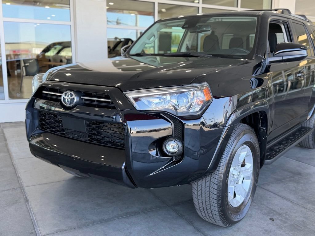 Used 2021 Toyota 4Runner SR5 AWD/4WD image 3