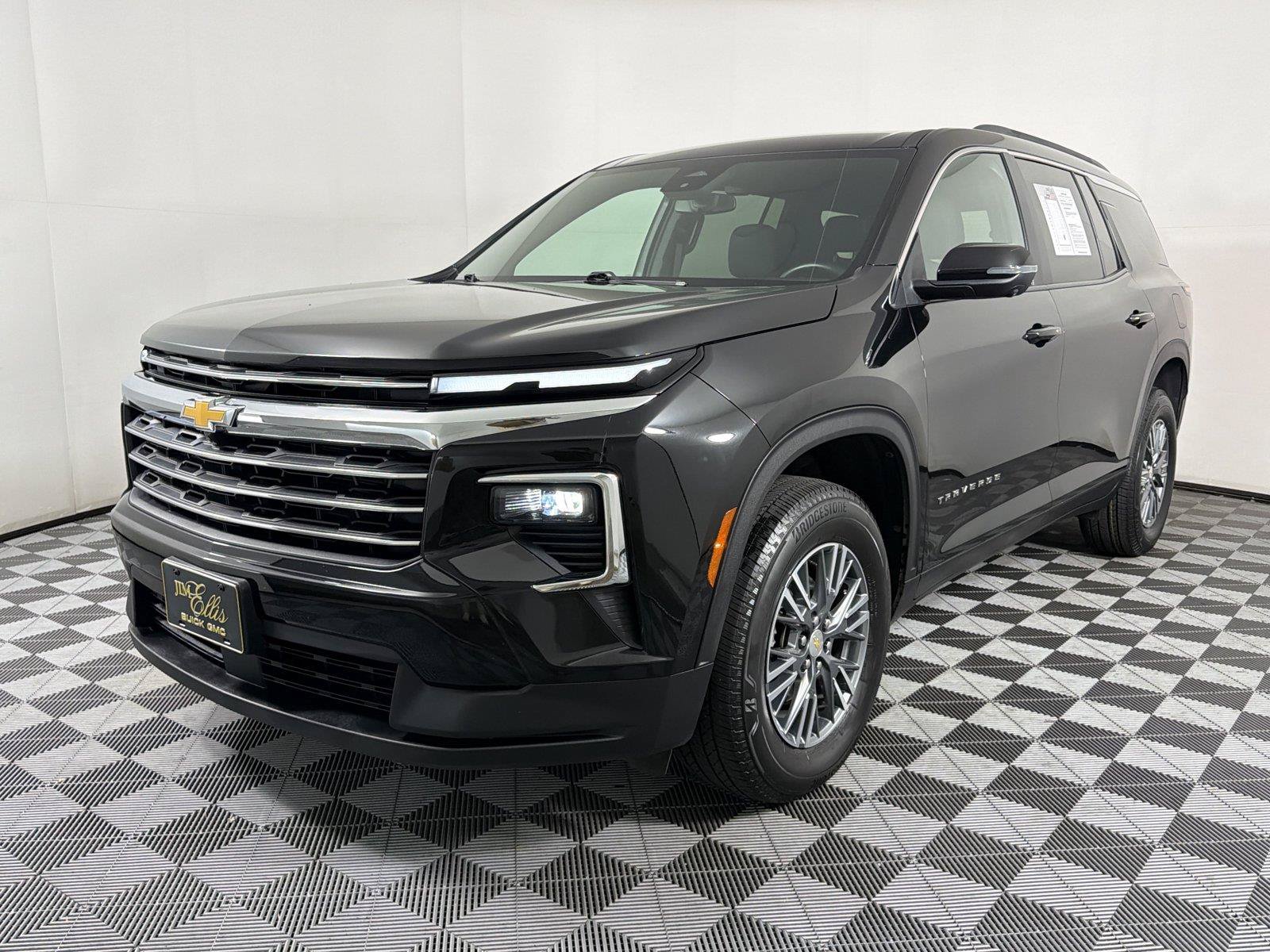 Certified 2024 Chevrolet Traverse LT FWD image 3