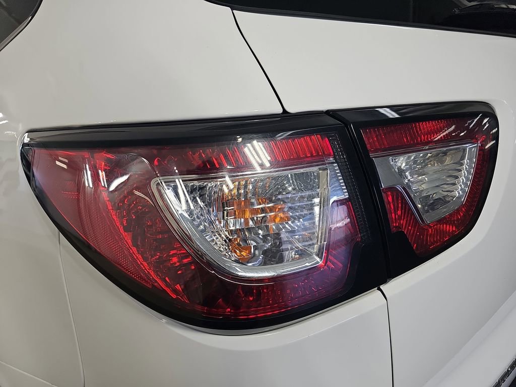 Used 2017 Chevrolet Traverse LT w/ Style and Technology Package image 40