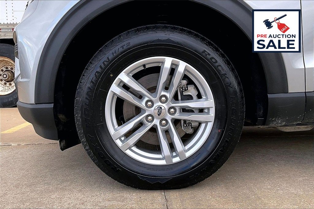 Used 2022 Ford Explorer XLT image 9