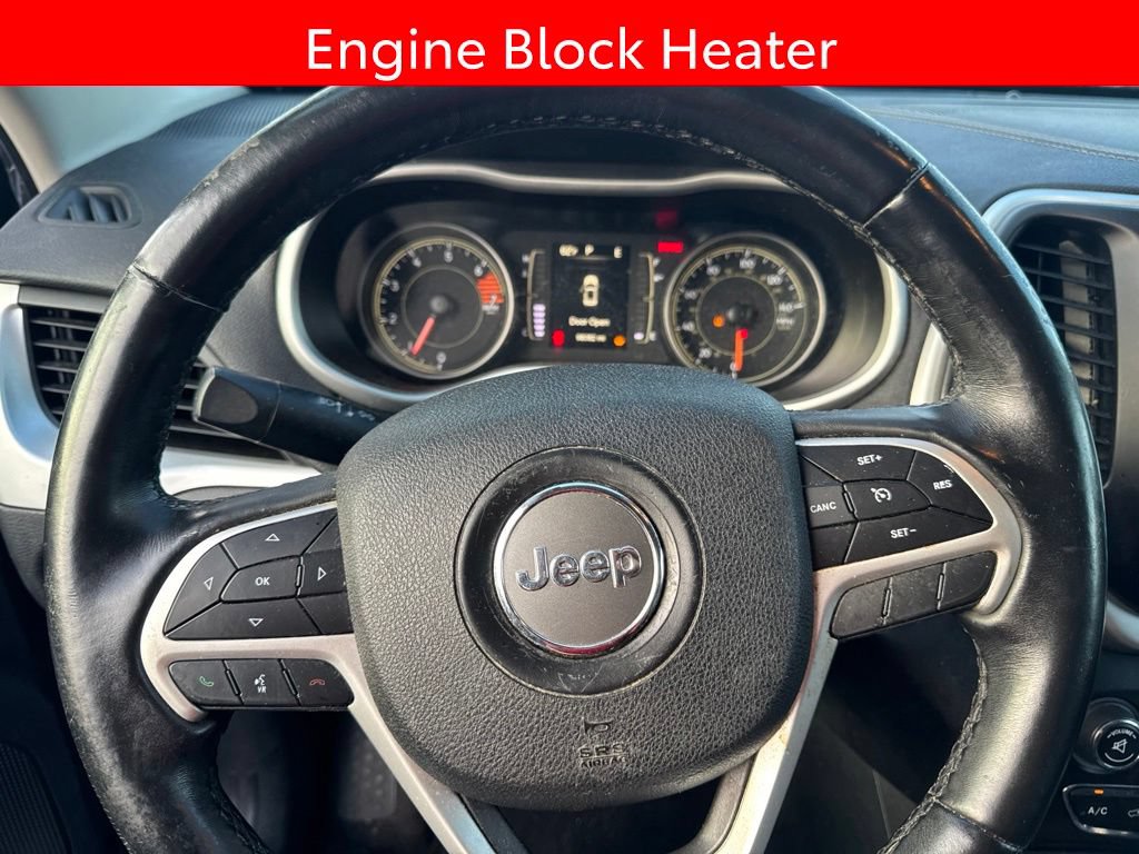Used 2018 Jeep Cherokee Latitude Plus w/ Cold Weather Group AWD/4WD image 6