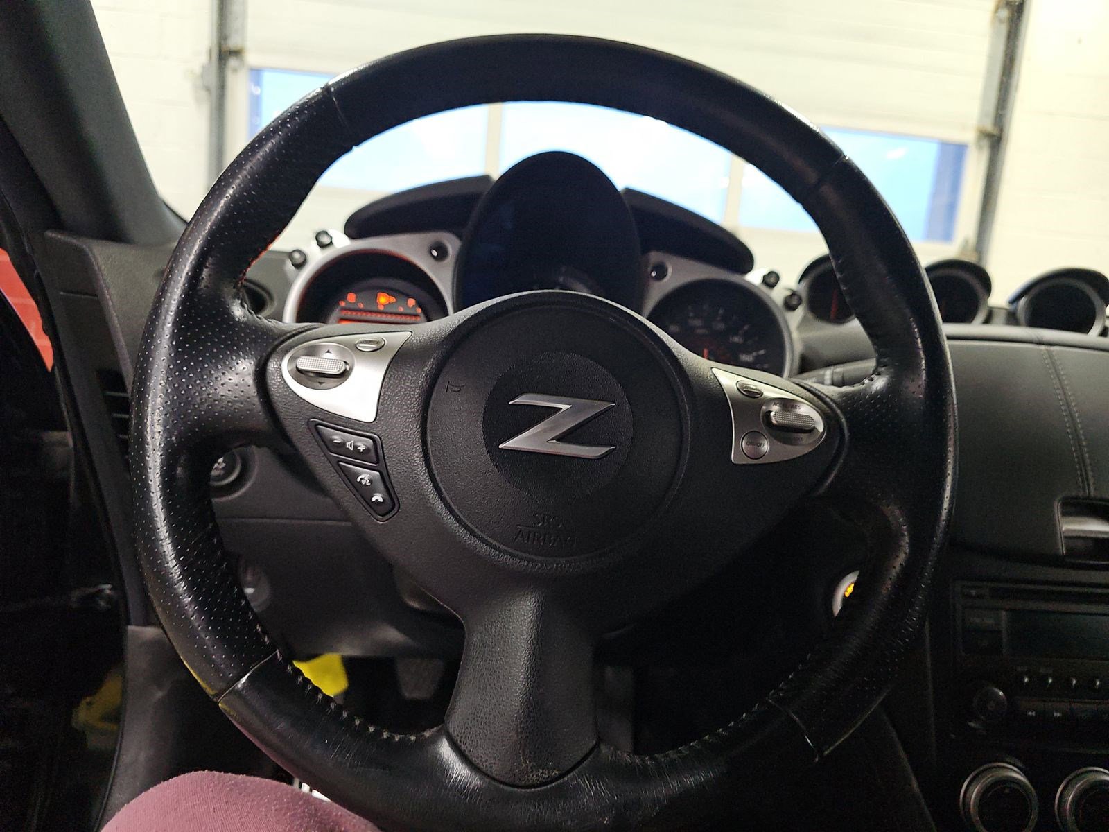 Used 2020 Nissan 370Z Sport image 11