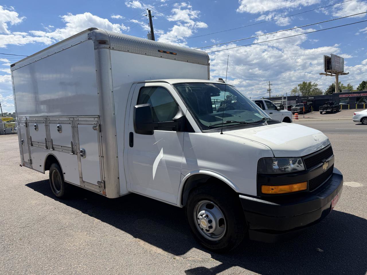 Used 2020 Chevrolet Express 3500 w/ Power Convenience Package RWD image 2