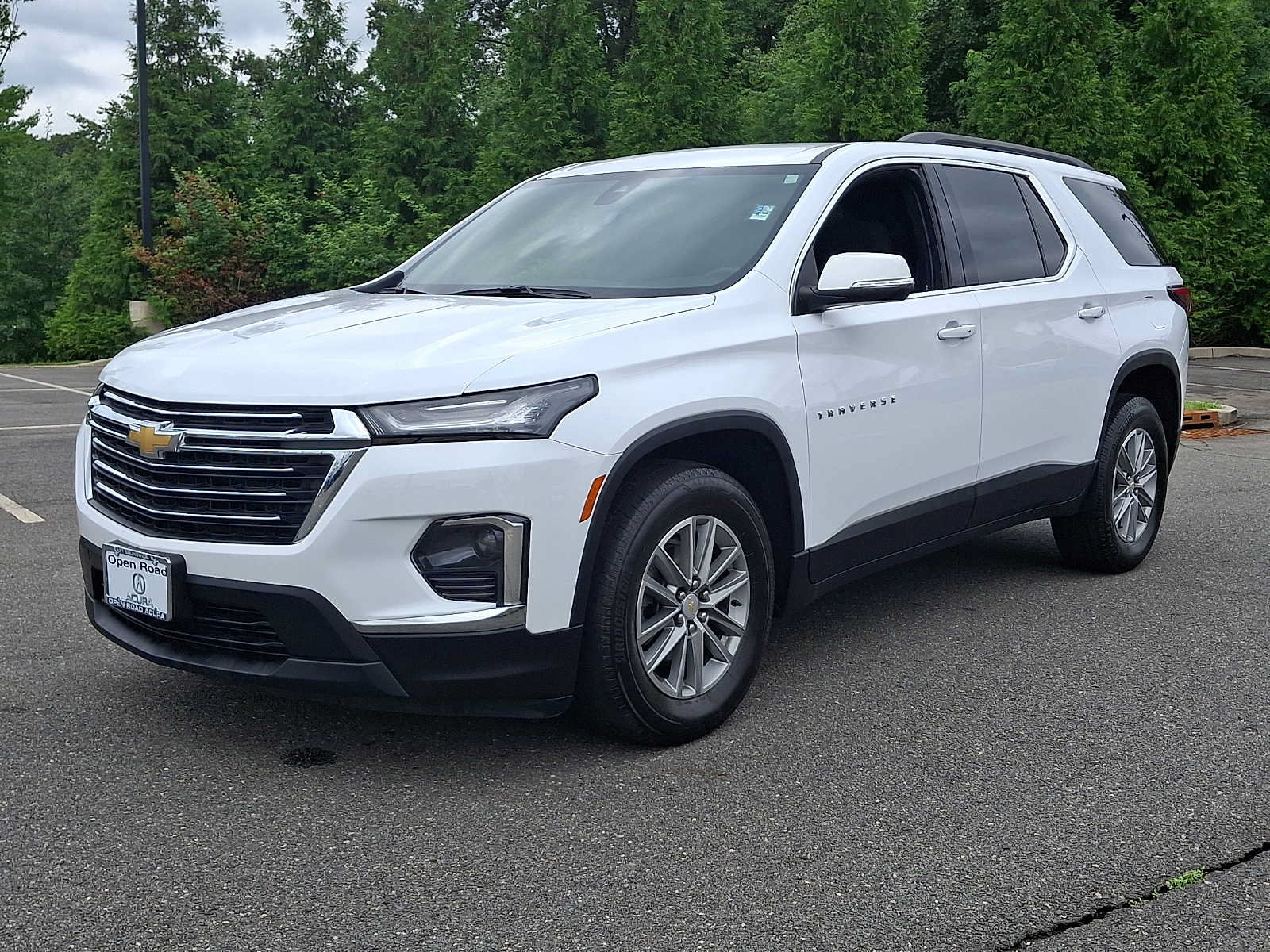 Used 2023 Chevrolet Traverse LT AWD/4WD image 3