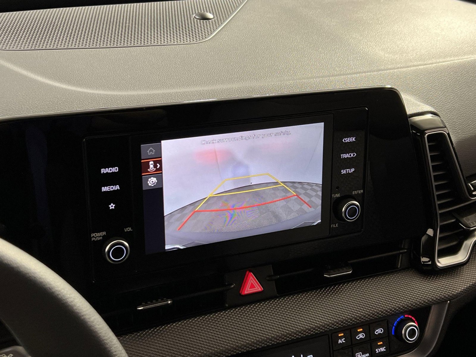 New 2025 Kia Sportage LX image 17