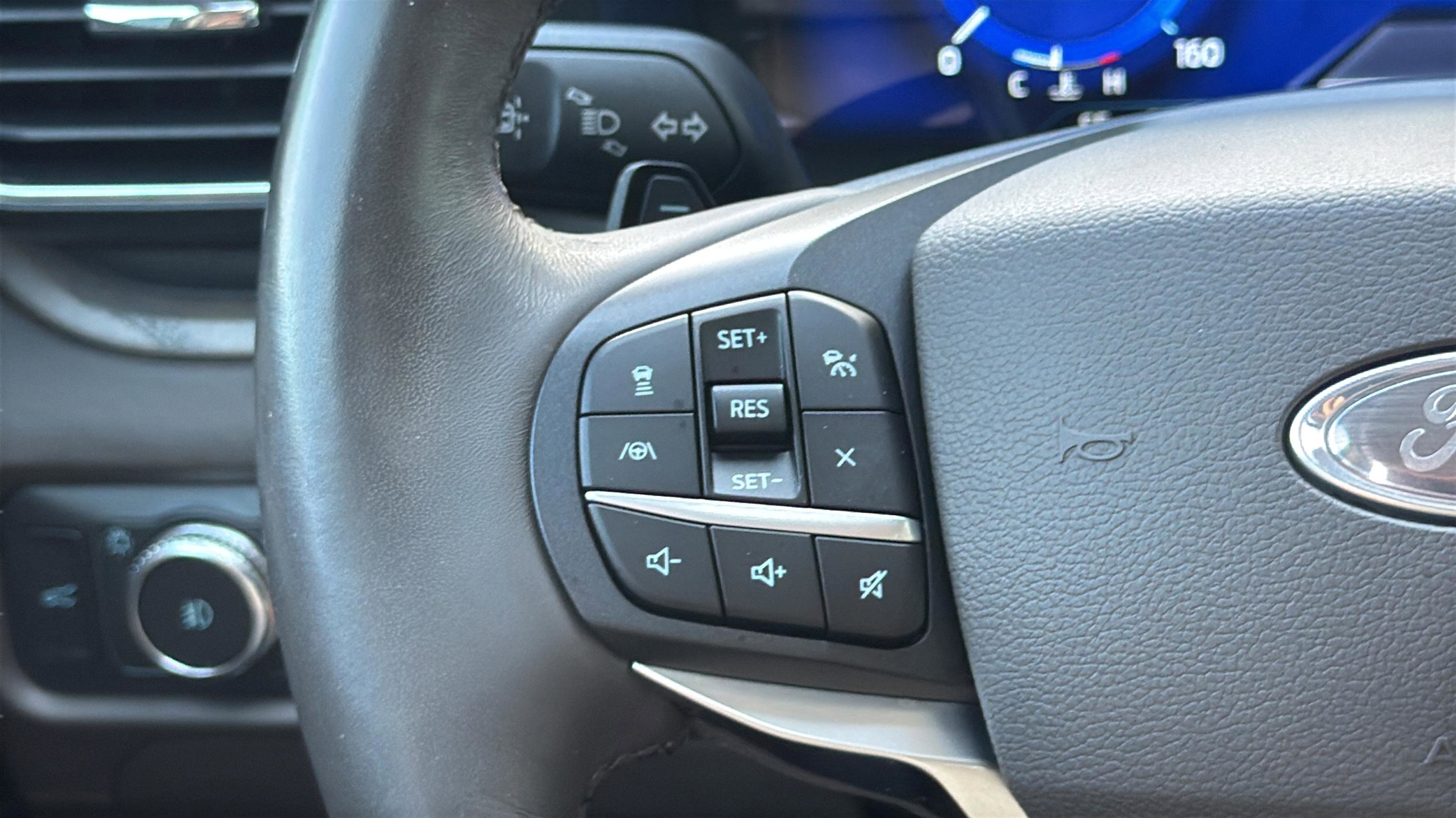 Used 2020 Ford Explorer Platinum w/ Premium Technology Package image 41