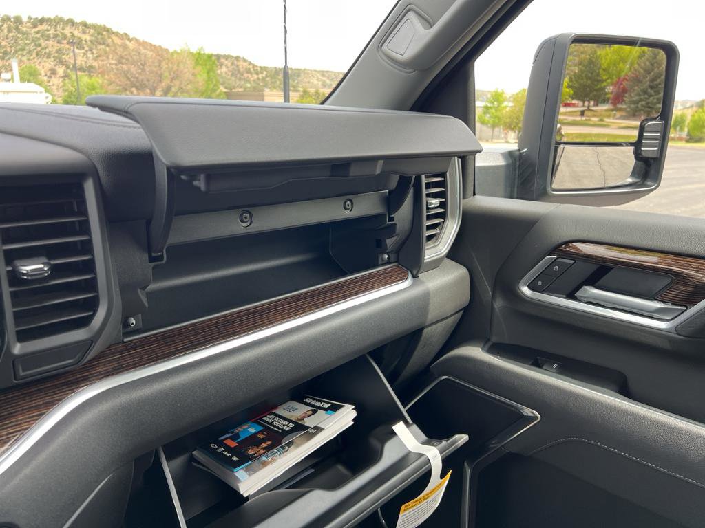 New 2025 GMC Sierra 2500 SLE w/ Max Trailering Package image 32