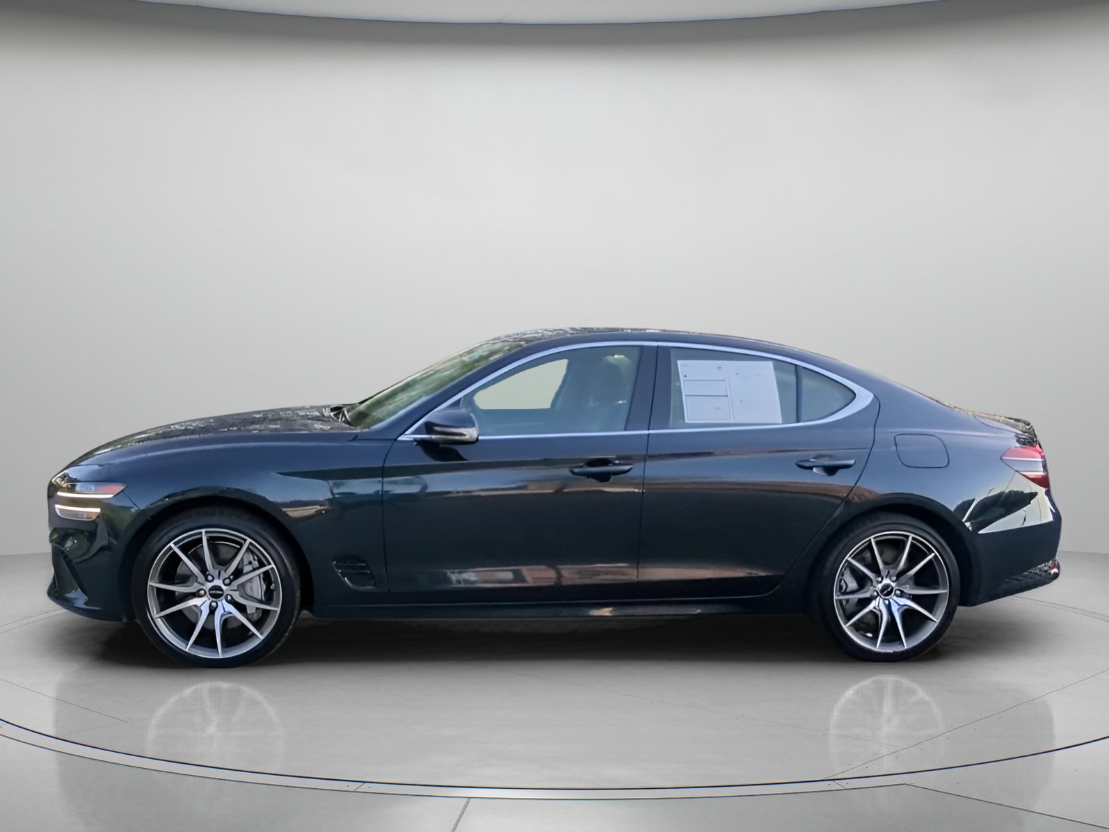 Used 2025 Genesis G70 2.5T AWD/4WD image 16