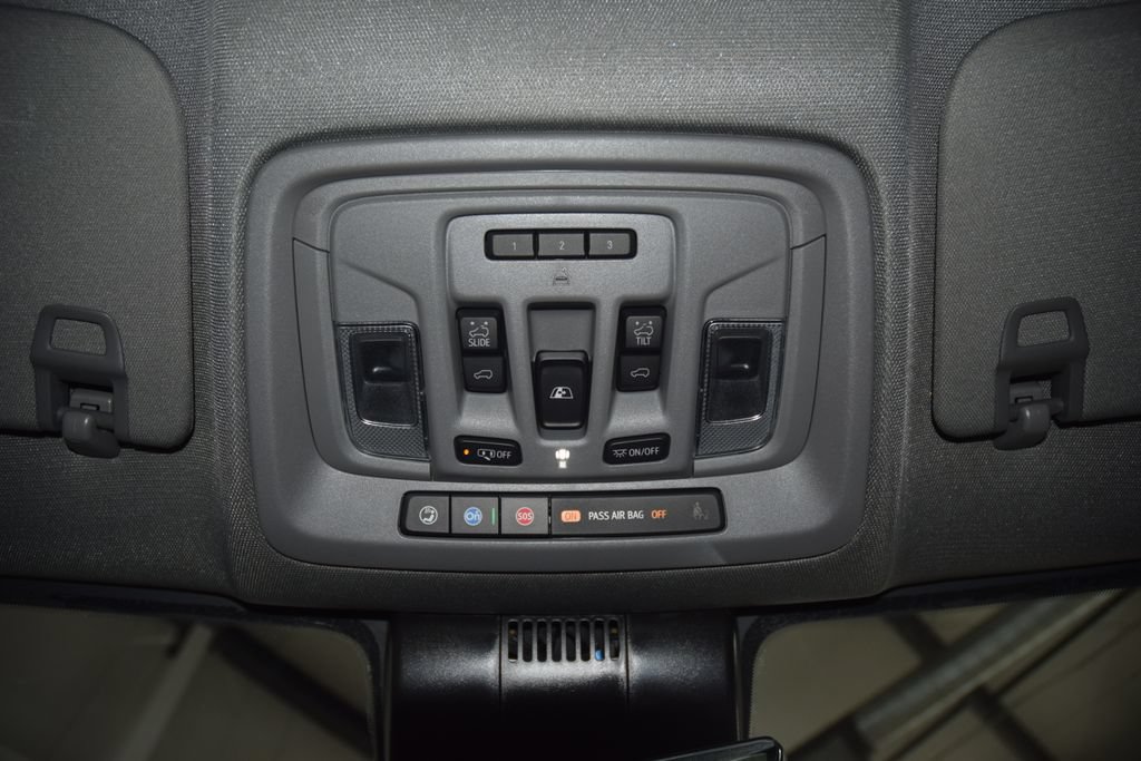 Used 2025 GMC Sierra 3500 Denali w/ Denali Reserve Package AWD/4WD image 55