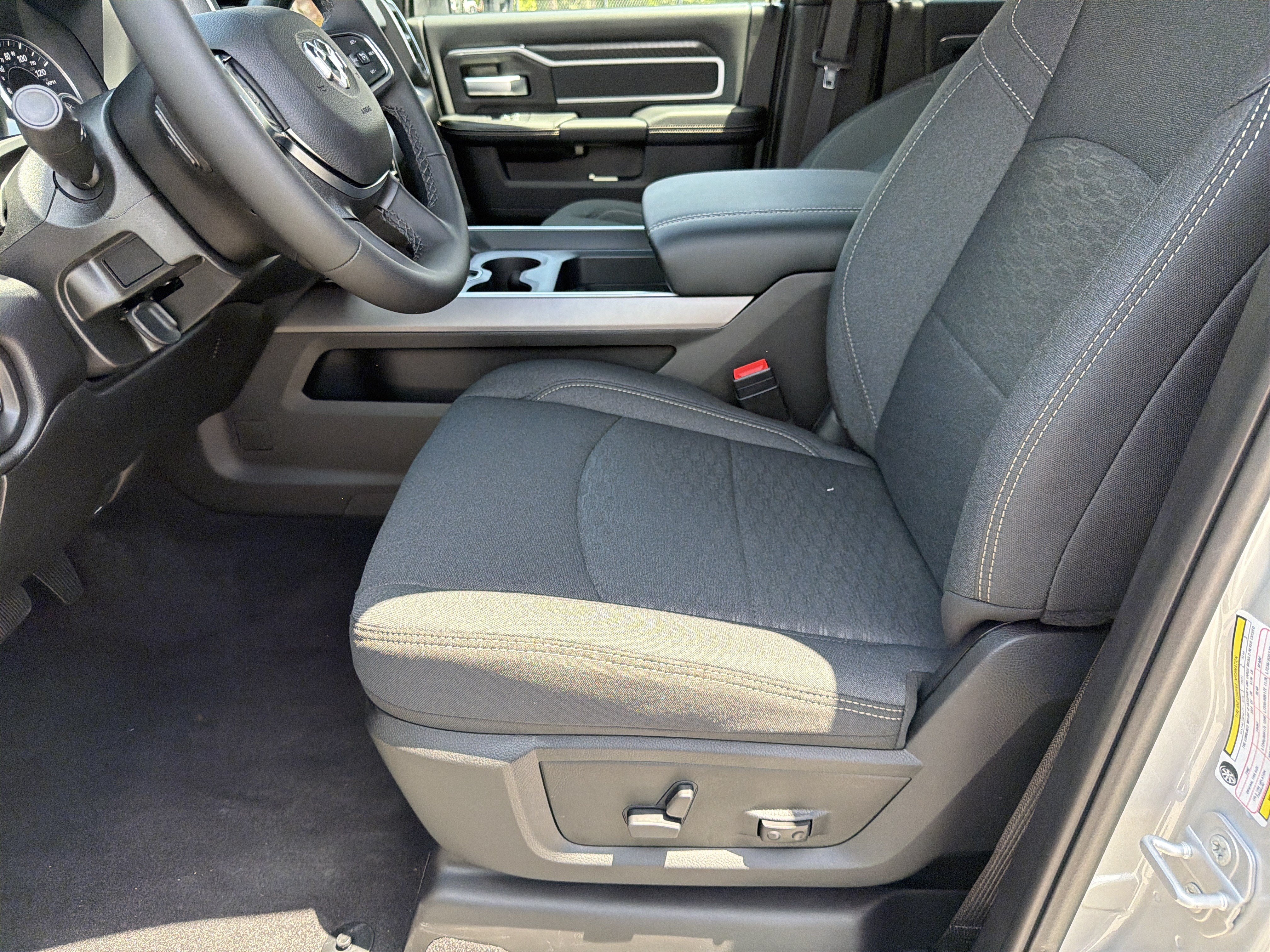 New 2026 RAM 3500 Big Horn AWD/4WD image 11