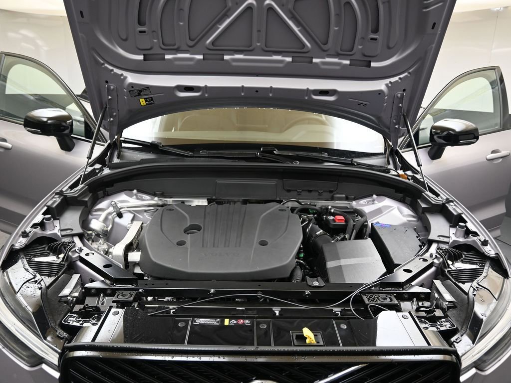 New 2026 Volvo XC60 B5 Plus w/ Protection Package Premier image 9