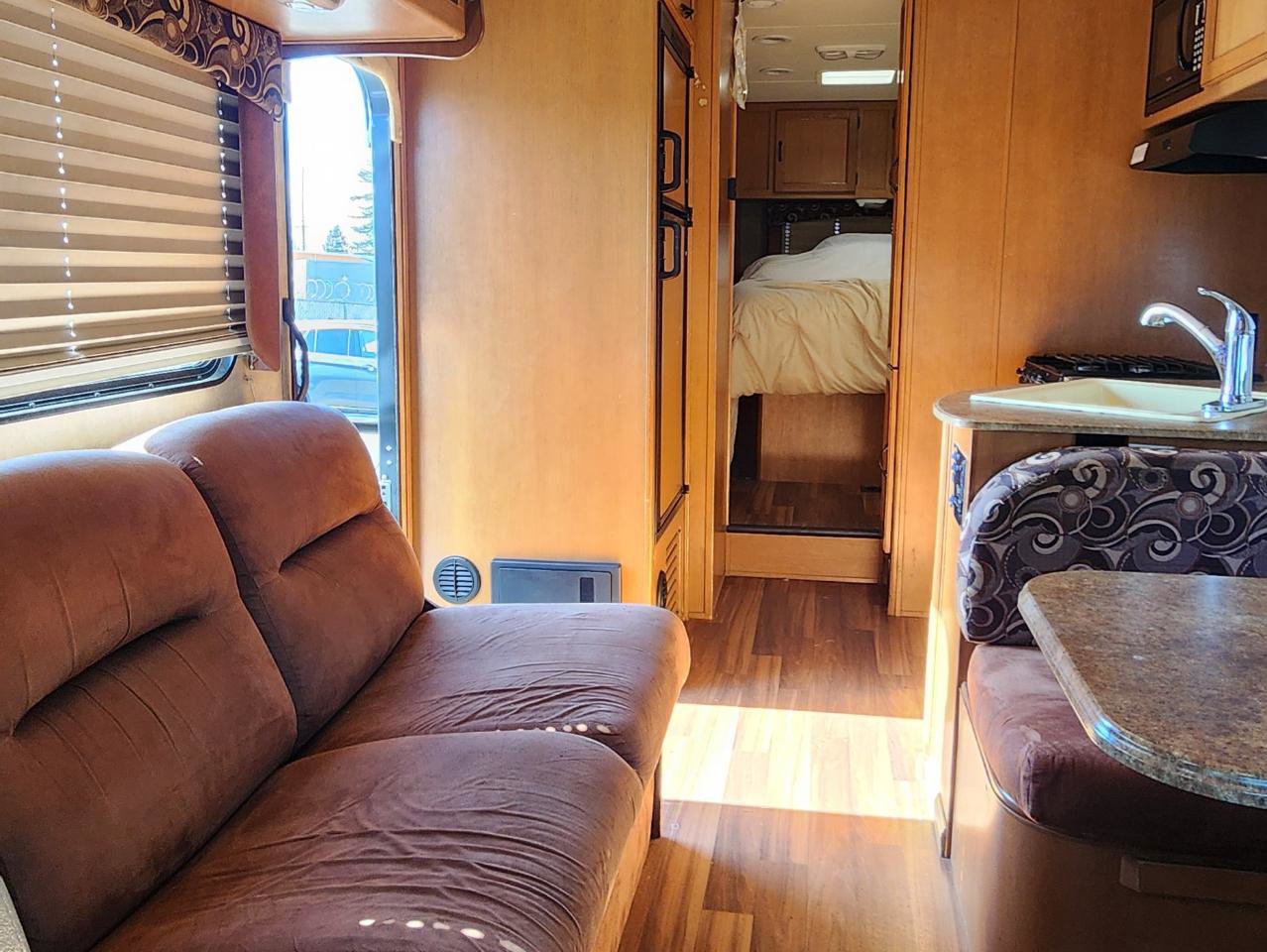 Used 2013 Chevrolet Express 4500 w/ RV Package RWD image 24