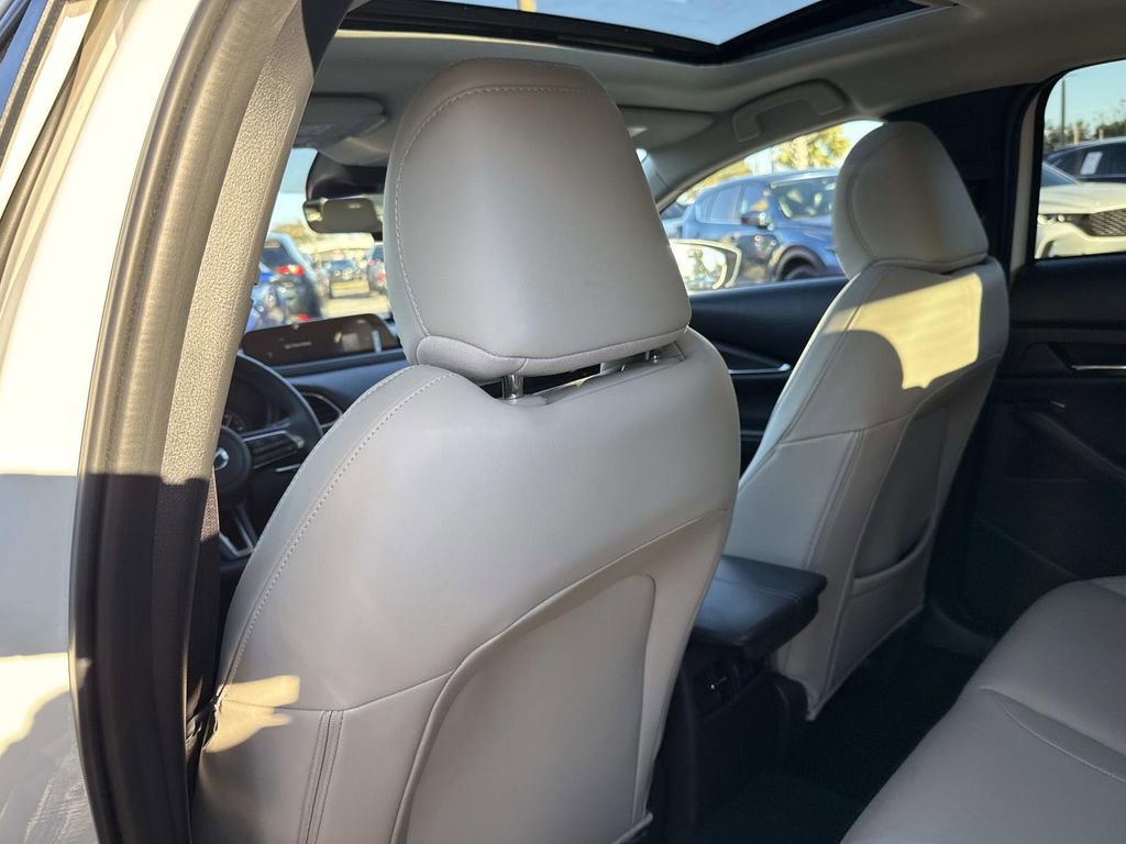 Certified 2025 MAZDA CX-30 AWD 2.5 S w/ Preferred Package image 16