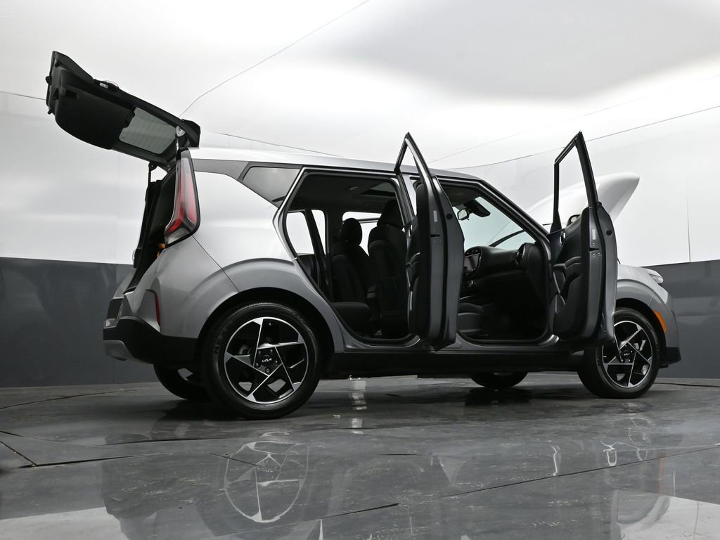 Used 2023 Kia Soul EX image 32