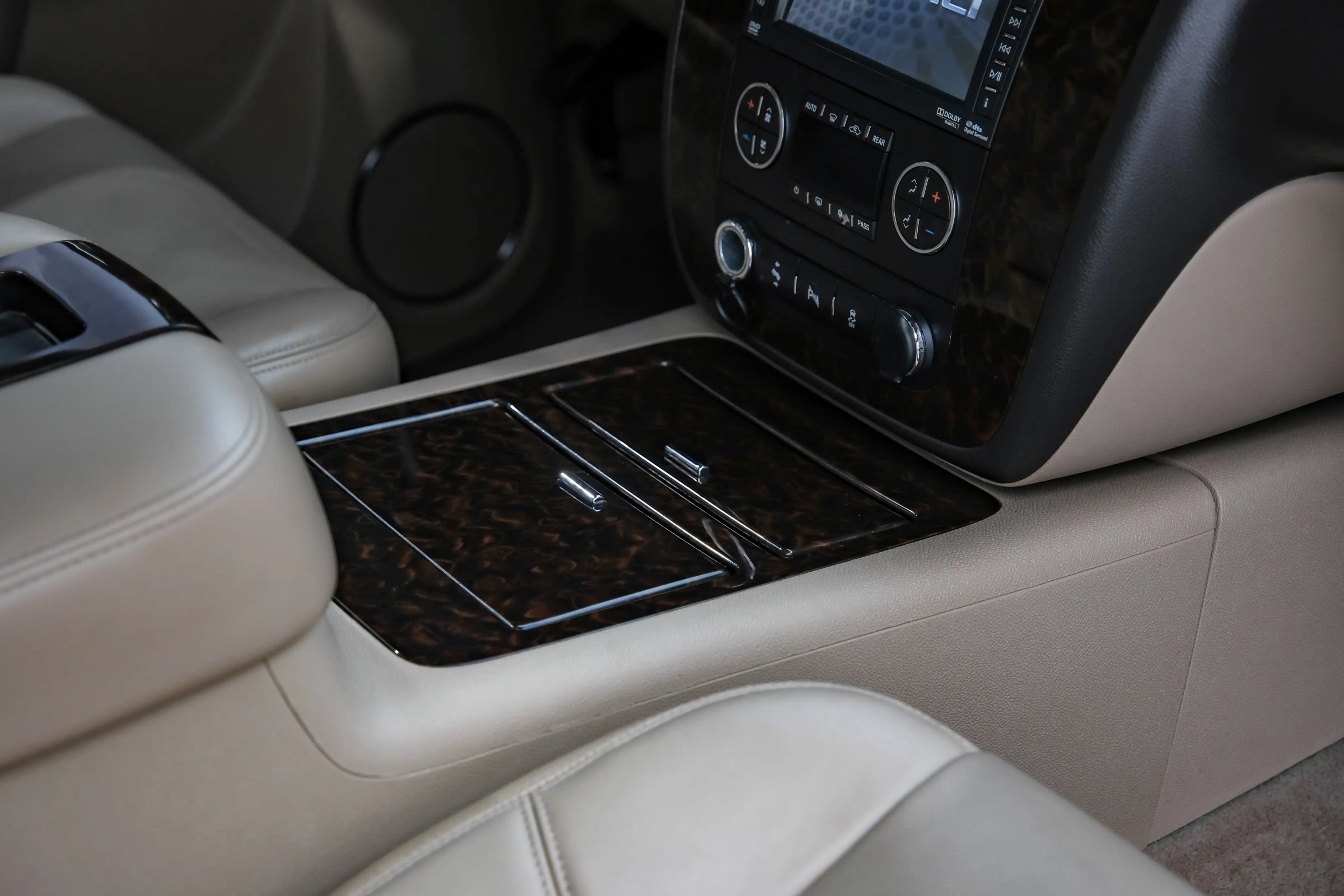 Used 2014 GMC Yukon Denali RWD image 26