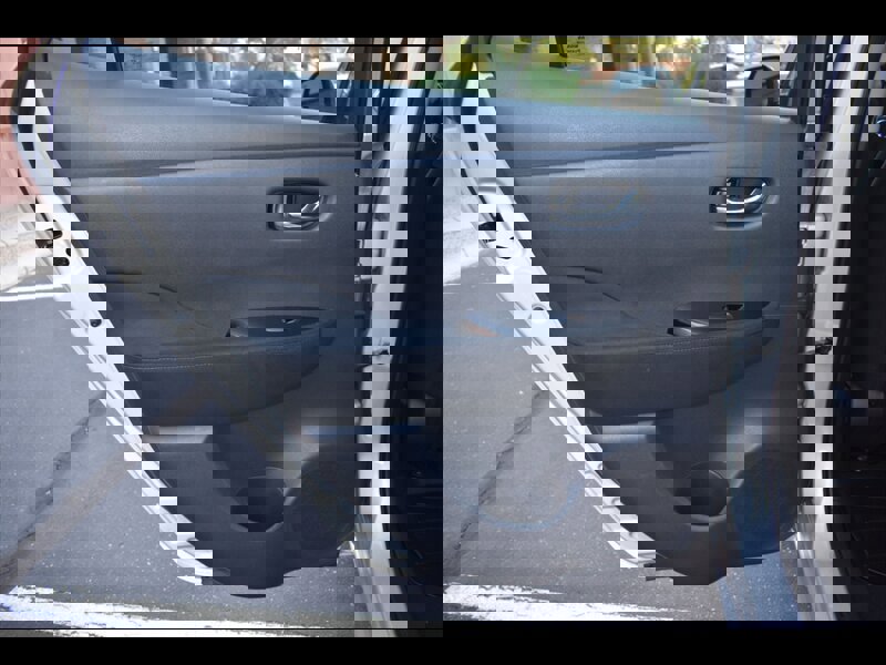 Used 2016 Nissan Leaf SV image 22
