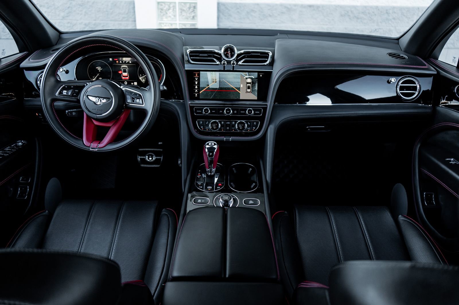 Used 2023 Bentley Bentayga Extended Wheelbase image 4