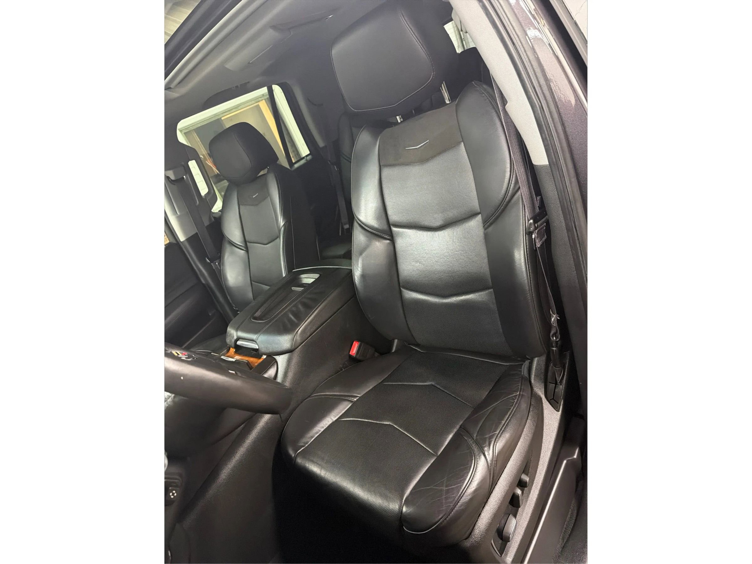 Used 2015 Cadillac Escalade Premium image 37