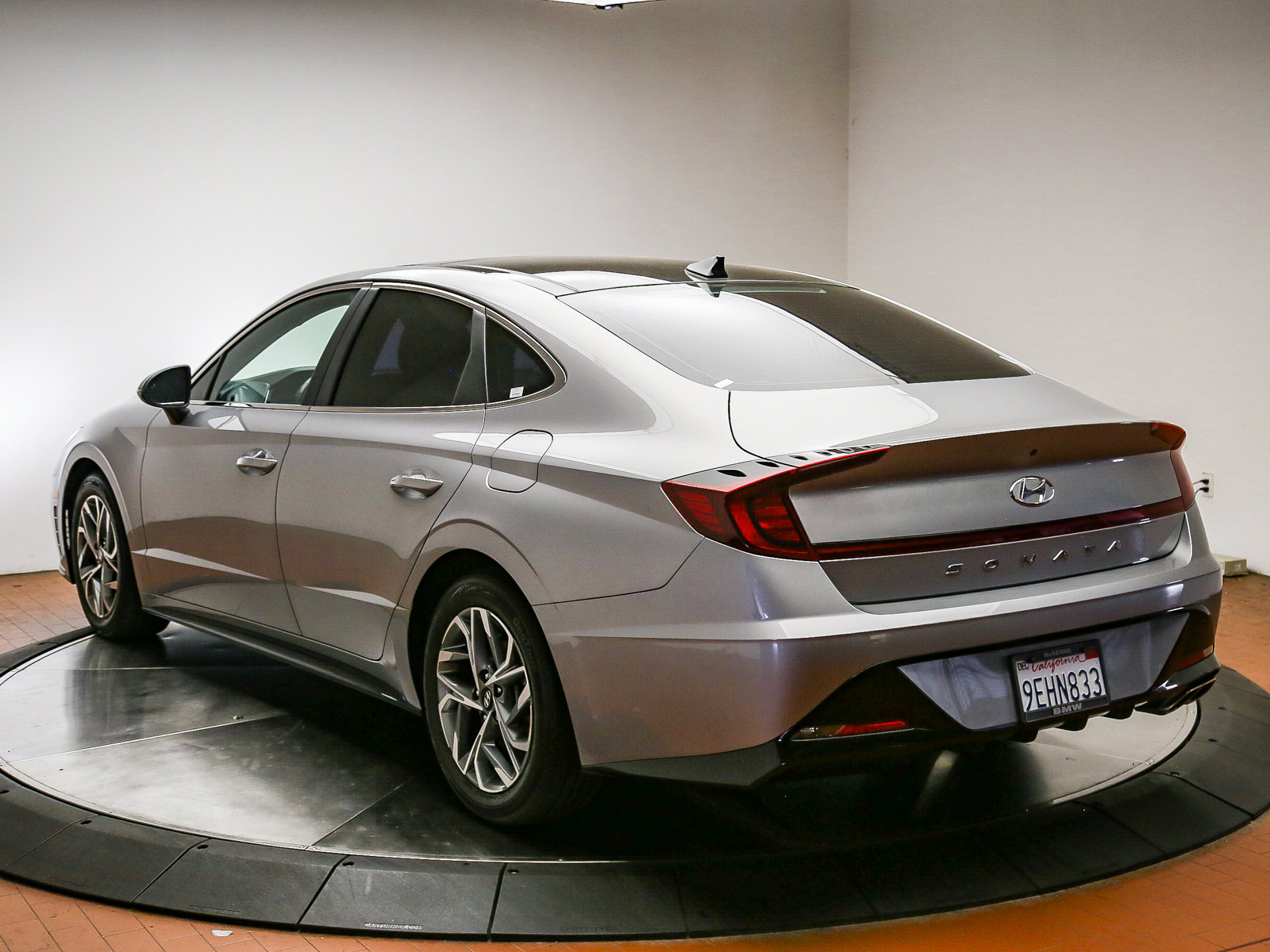 Used 2023 Hyundai Sonata SEL w/ Convenience Package FWD image 5