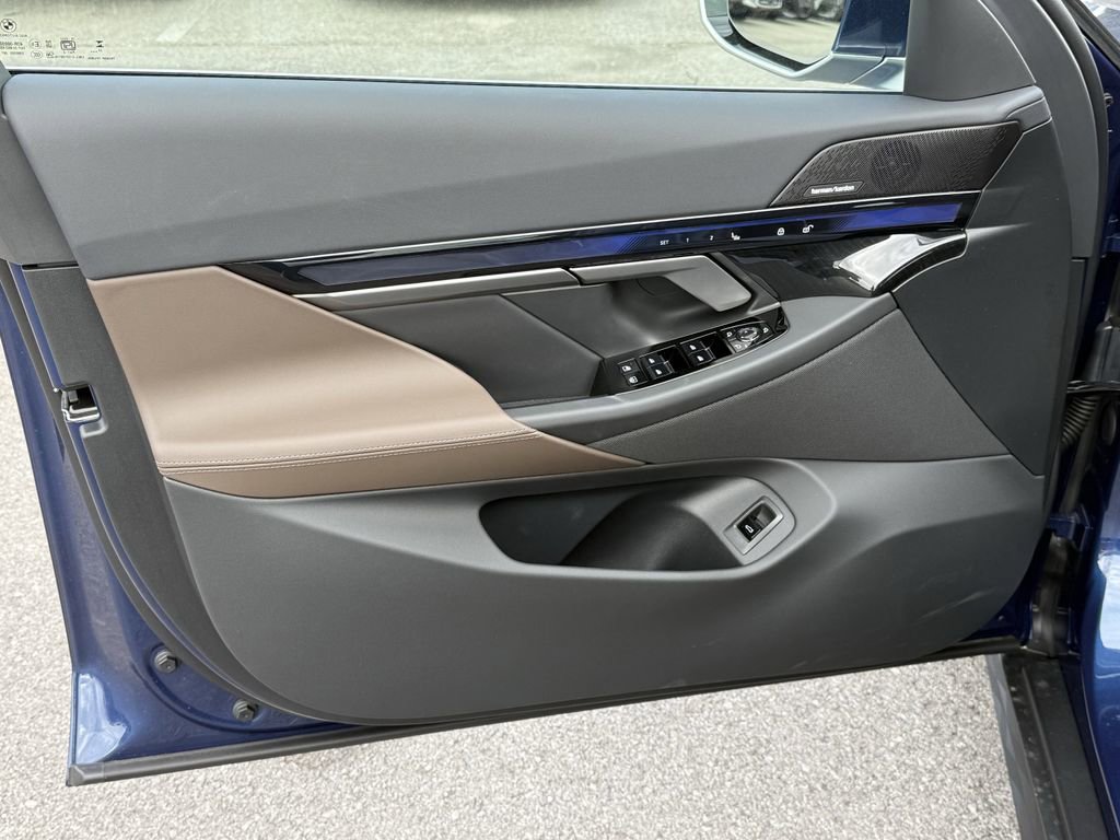 New 2026 BMW 530i xDrive w/ Executive Package image 12