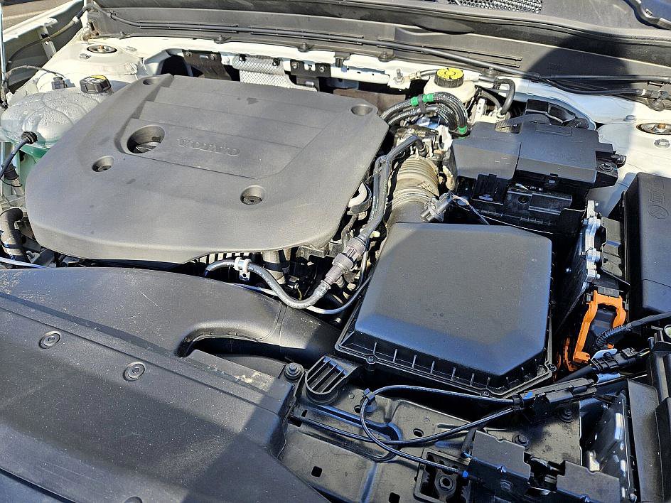 Used 2024 Volvo XC40 B5 Plus w/ Climate Package image 20