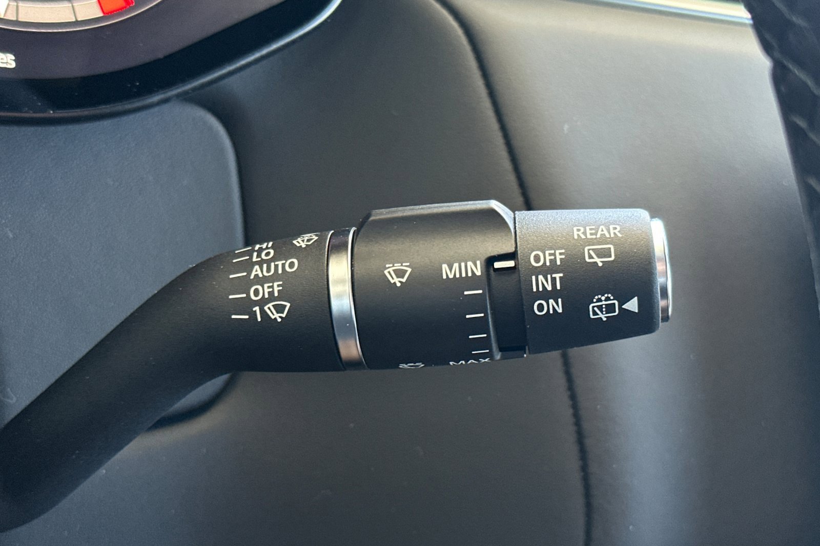 New 2025 Land Rover Range Rover Sport Dynamic SE image 24