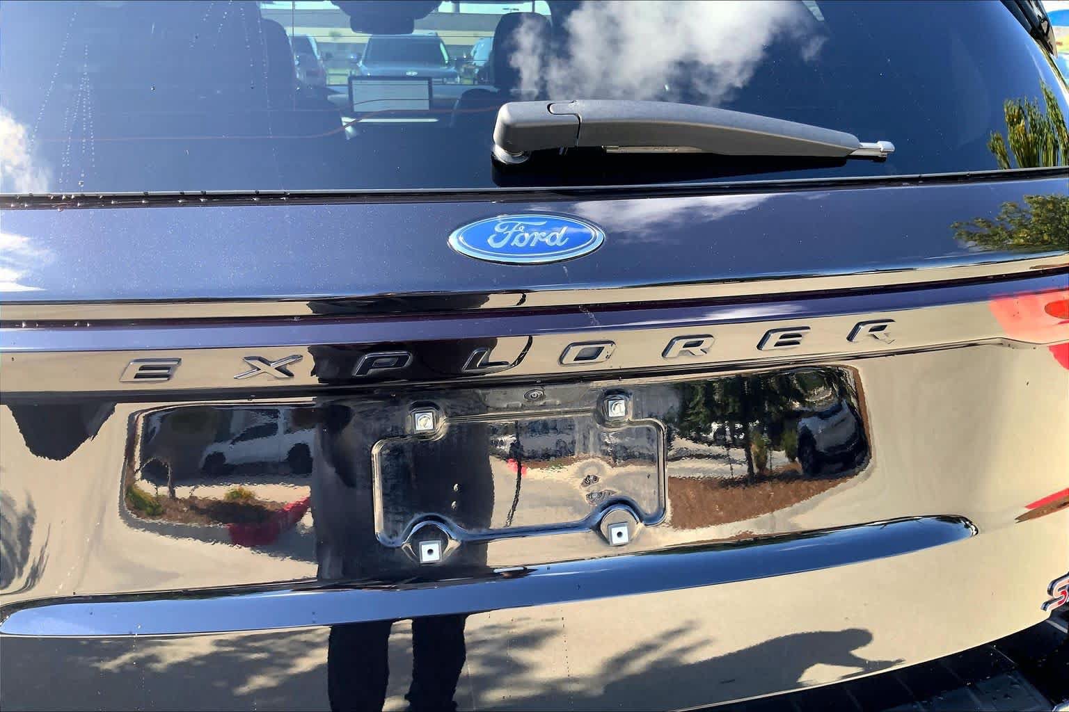 Used 2025 Ford Explorer ST AWD/4WD image 33