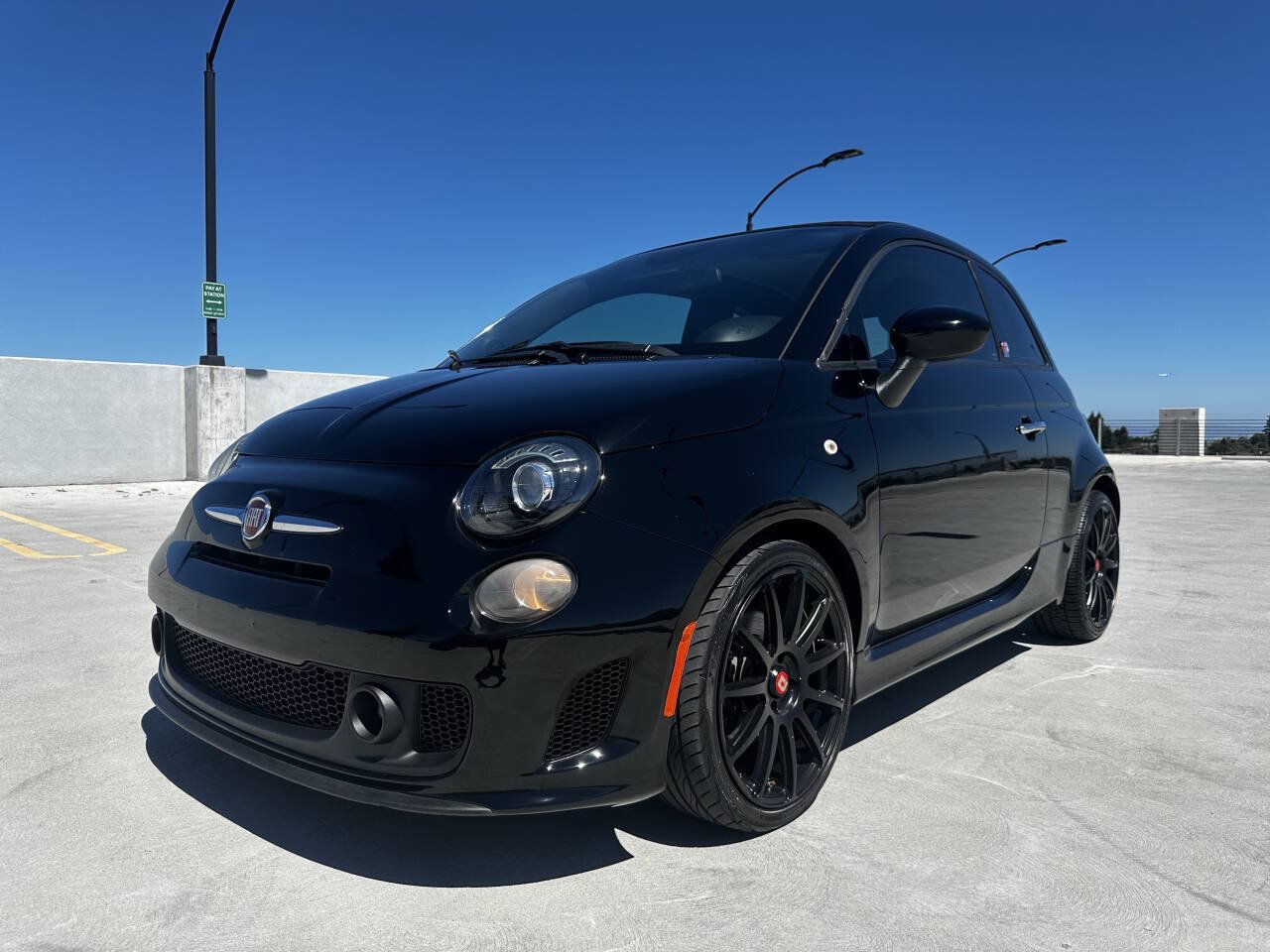 Used 2014 FIAT 500 GQ Edition w/ Comfort/Convenience Group FWD image 2