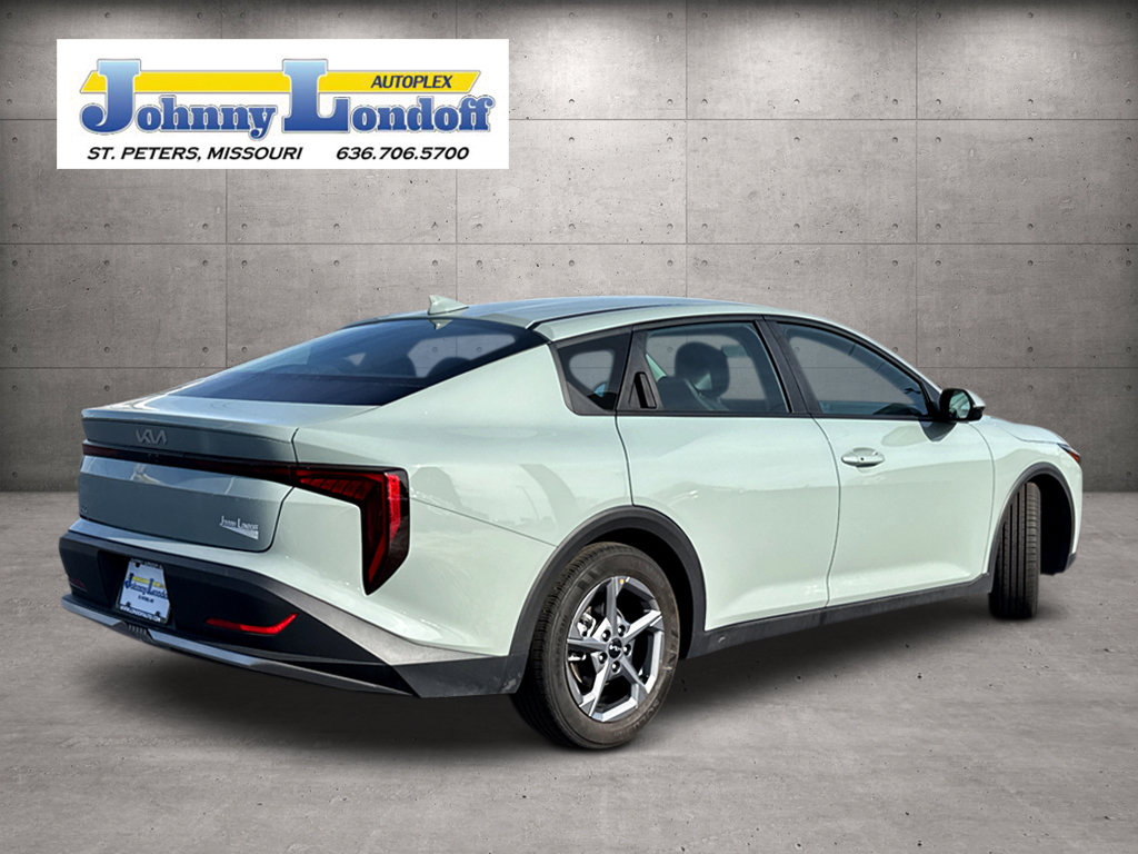 Used 2025 Kia K4 FWD image 2