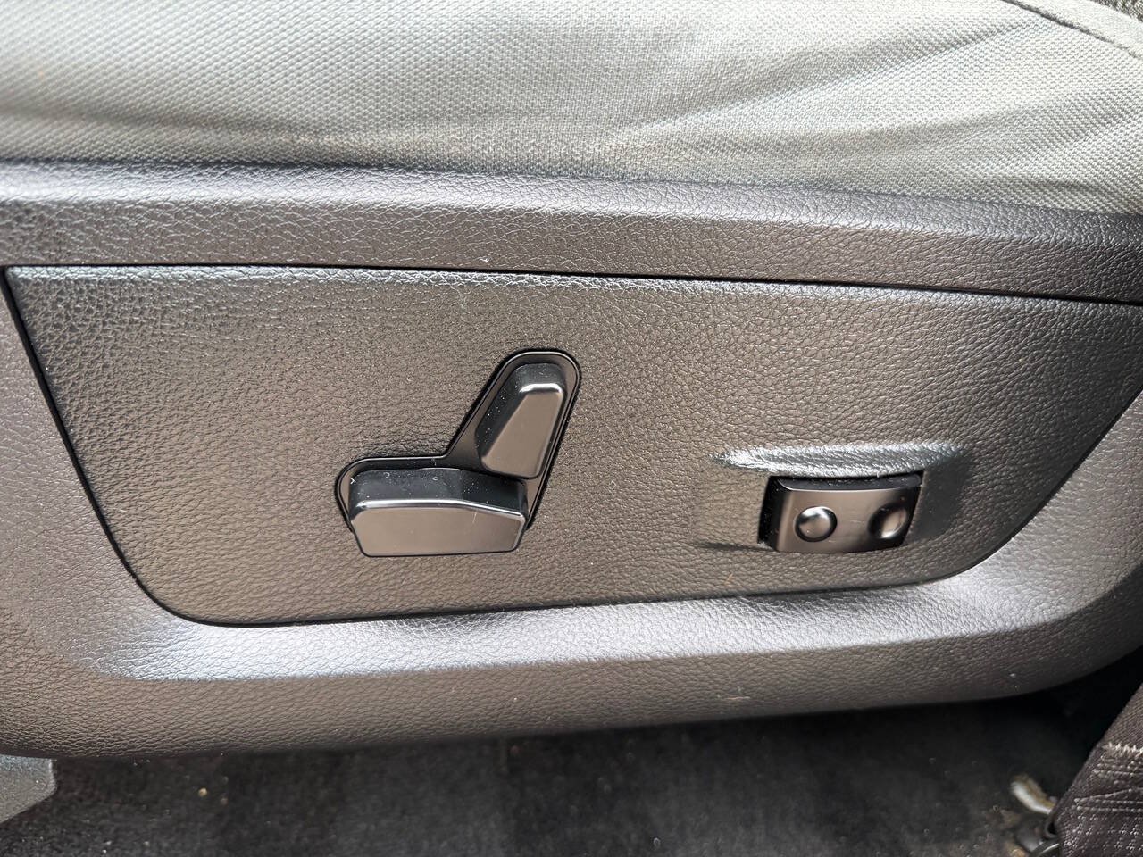 Used 2015 RAM 1500 Lone Star RWD image 18