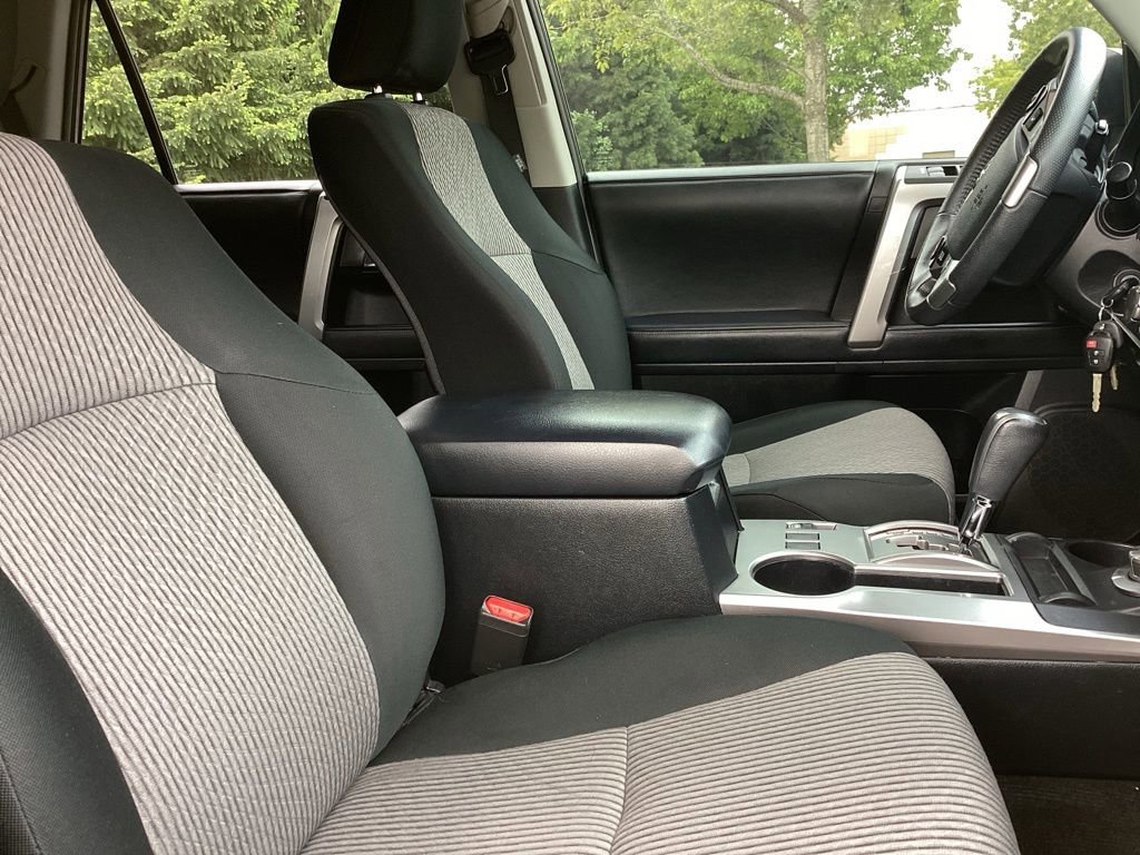 Used 2021 Toyota 4Runner SR5 AWD/4WD image 3