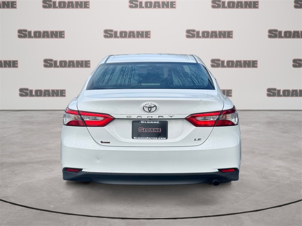 Used 2018 Toyota Camry LE image 4