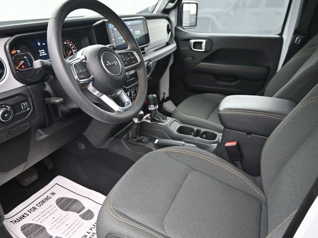 Used 2025 Jeep Wrangler Sahara image 18