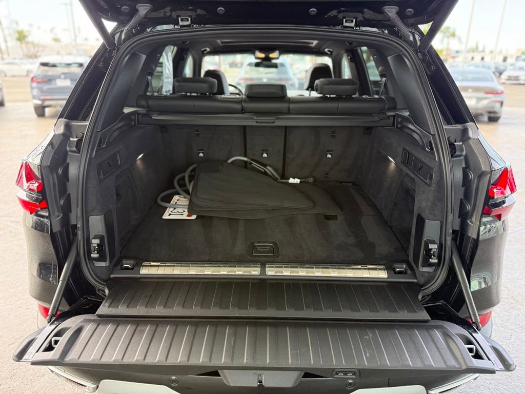 Used 2024 BMW X5 xDrive50e w/ Premium Package image 24