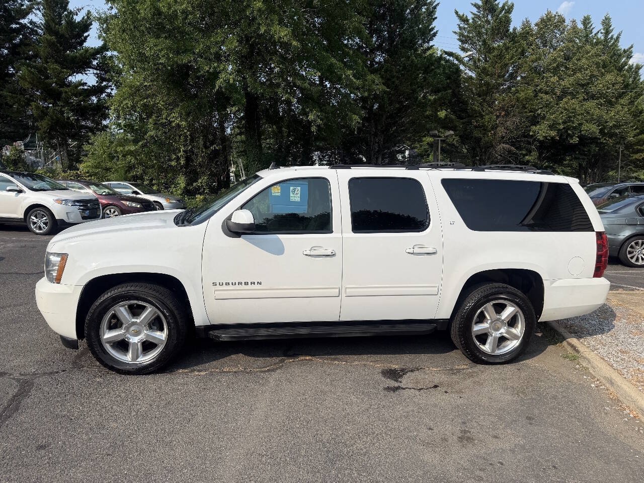 Used 2012 Chevrolet Suburban LT AWD/4WD image 4